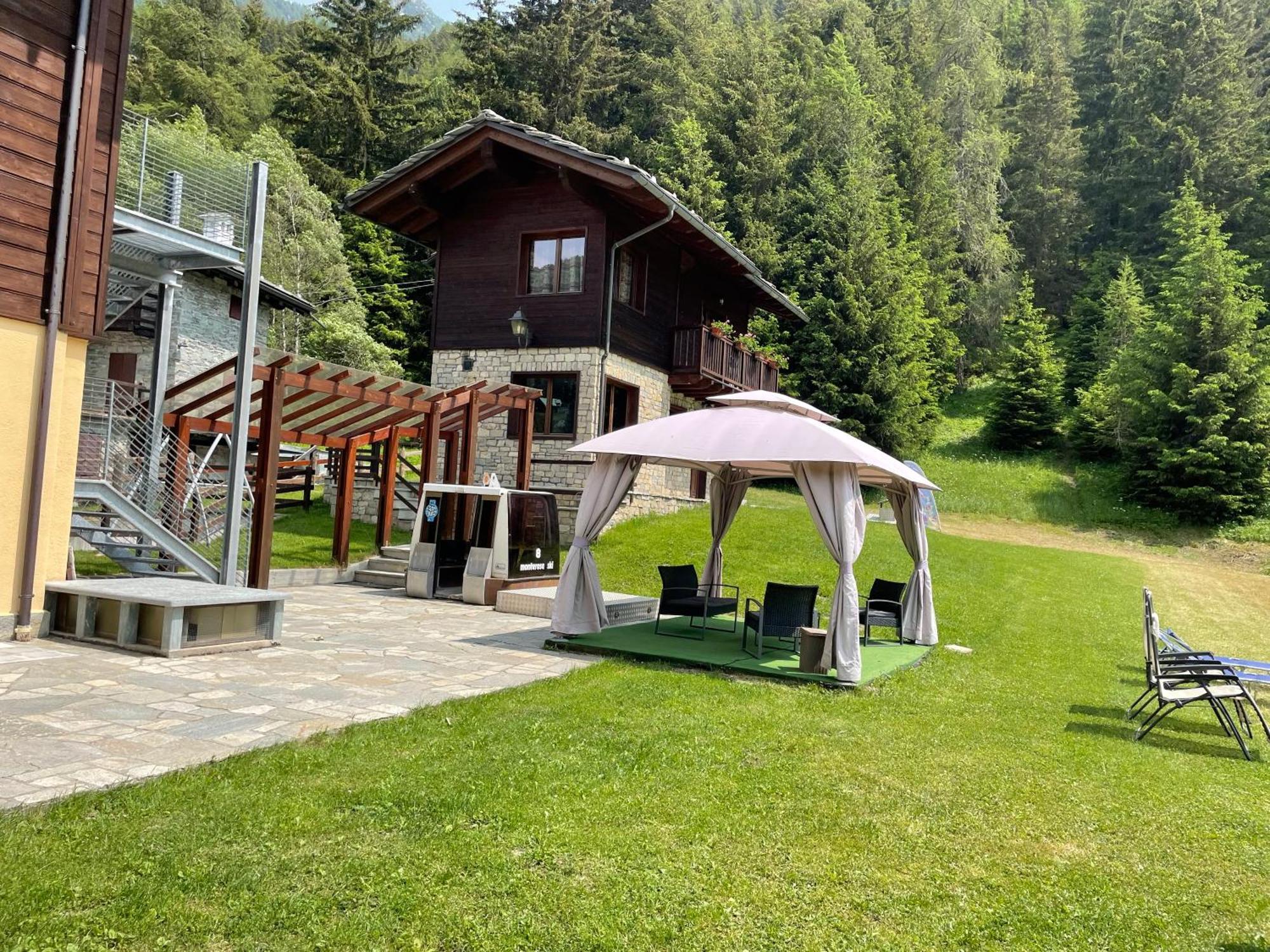Hotel Le Petit Abri Champoluc Eksteriør bilde