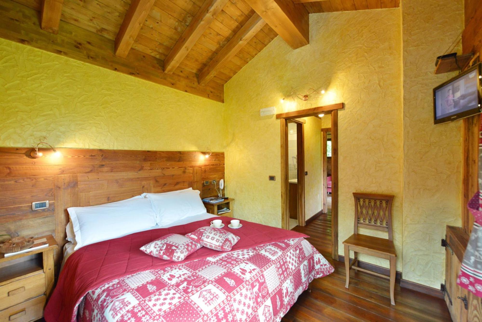 Hotel Le Petit Abri Champoluc Eksteriør bilde