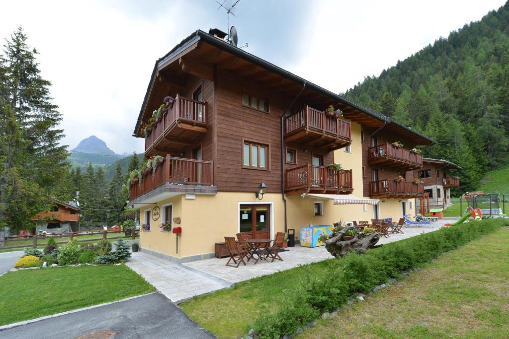Hotel Le Petit Abri Champoluc Eksteriør bilde
