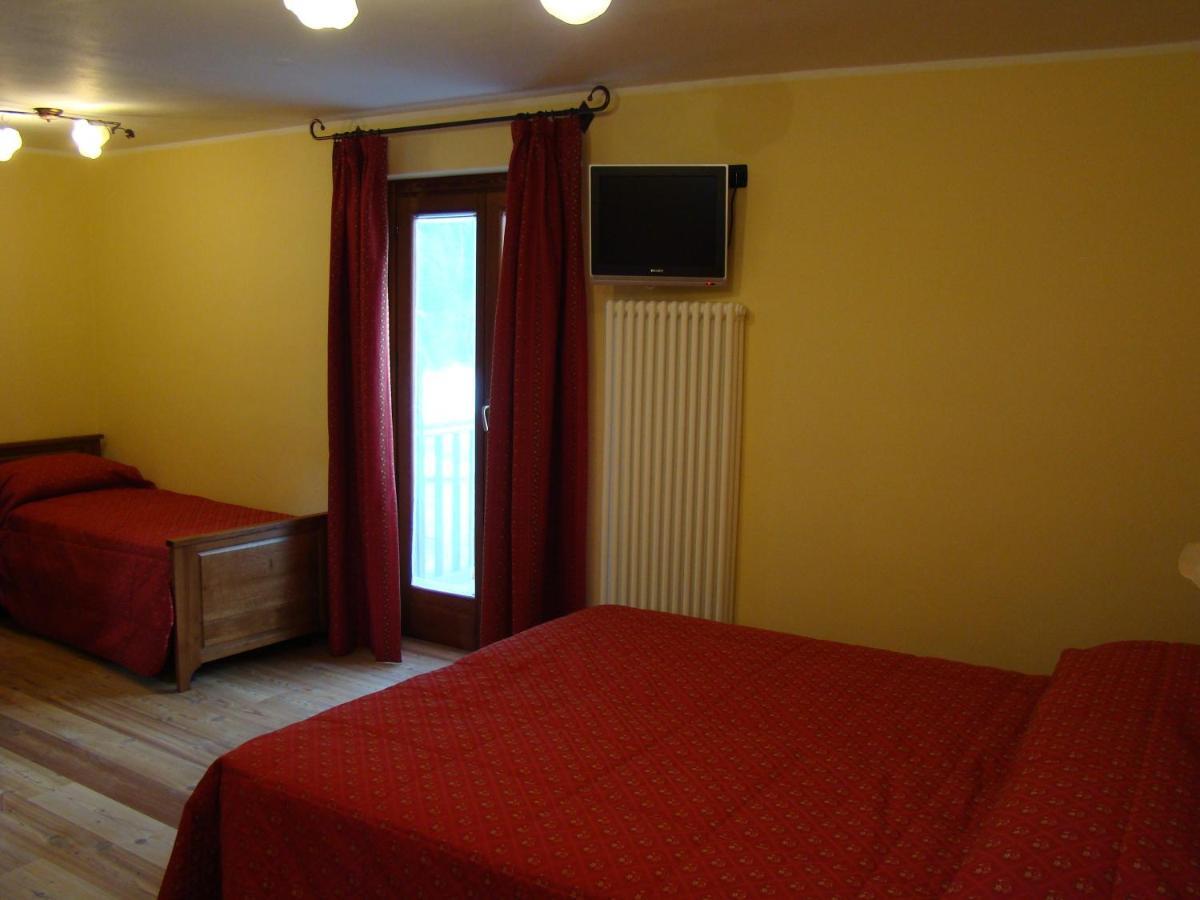 Hotel Le Petit Abri Champoluc Rom bilde